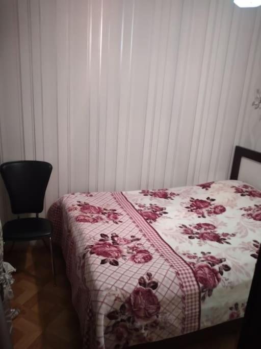 Izi'S Cozy Apartment Kutaisi Esterno foto