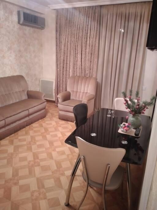 Izi'S Cozy Apartment Kutaisi Esterno foto
