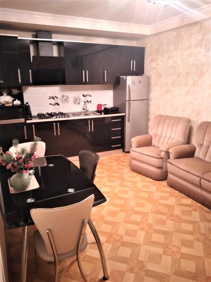 Izi'S Cozy Apartment Kutaisi Esterno foto