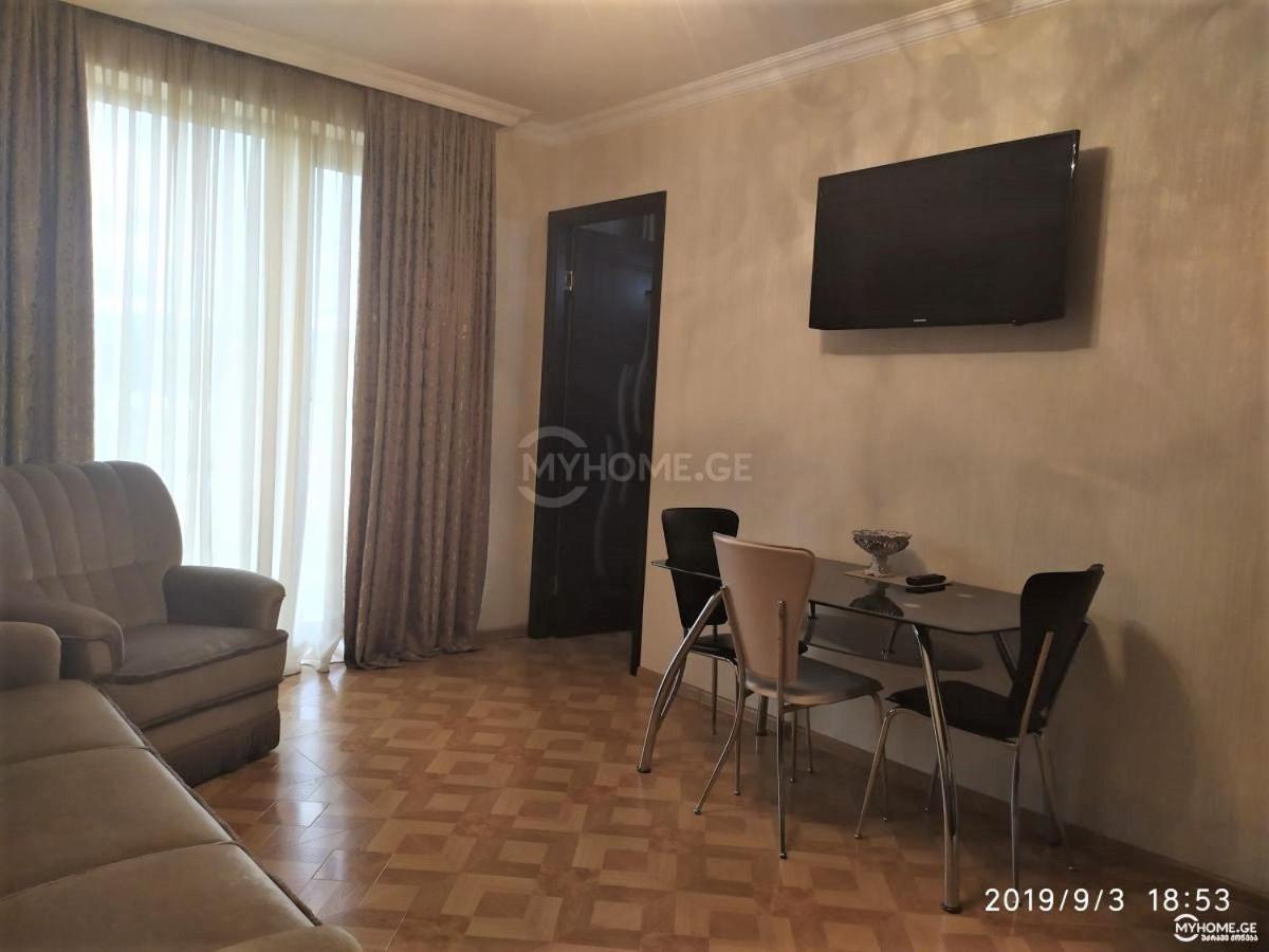 Izi'S Cozy Apartment Kutaisi Esterno foto