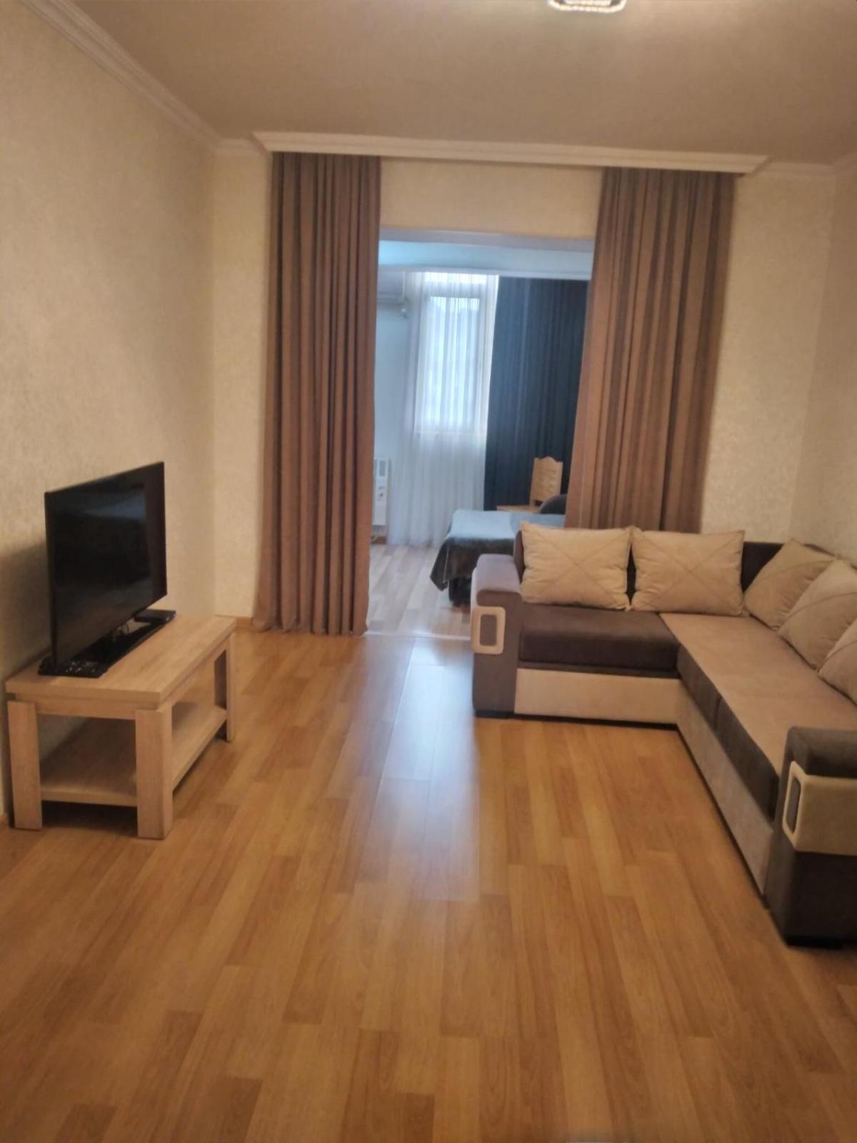 Izi'S Cozy Apartment Kutaisi Esterno foto